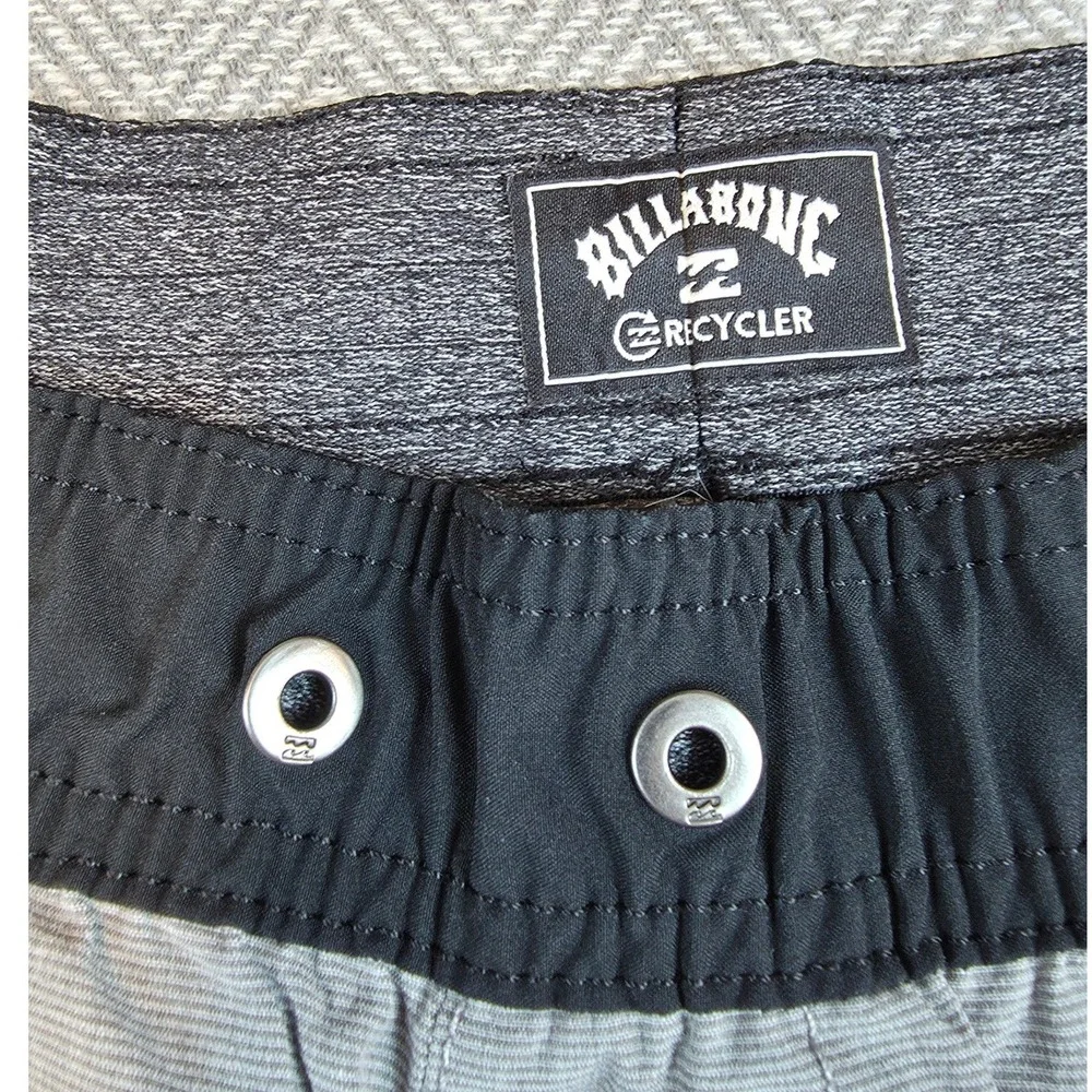 Billabong Recycler Board Shorts Mens Medium Gray Black Elastic Waist Swim Trunks
